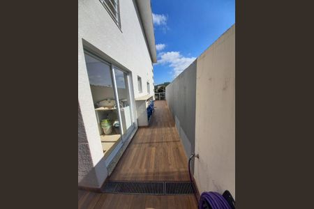 Casa à venda com 300m², 3 quartos e 9 vagas