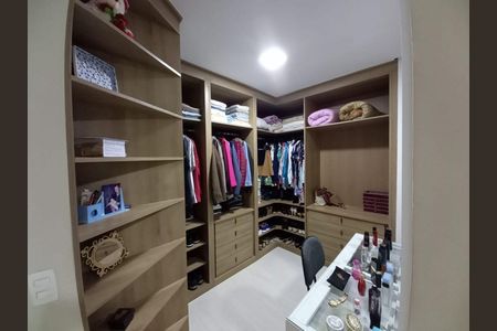 Casa à venda com 3 quartos, 300m² em Jardim Deghi, Barueri