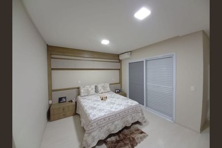 Casa à venda com 3 quartos, 300m² em Jardim Deghi, Barueri