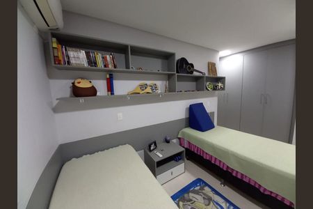 Casa à venda com 3 quartos, 300m² em Jardim Deghi, Barueri