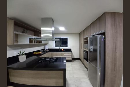 Casa à venda com 300m², 3 quartos e 9 vagas