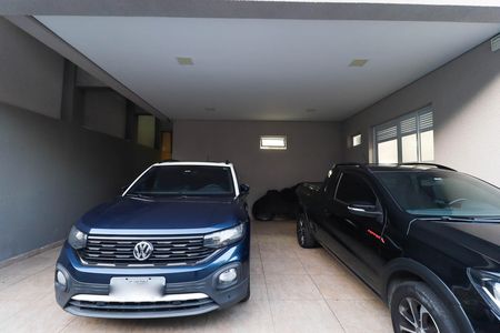 Casa de condomínio à venda com 177m², 4 quartos e 3 vagas