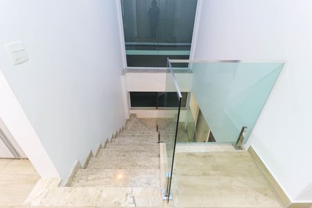 Casa de condomínio à venda com 177m², 4 quartos e 3 vagas