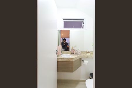Casa de condomínio à venda com 177m², 4 quartos e 3 vagas