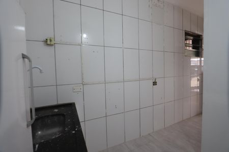 Cozinha de casa para alugar com 1 quarto, 25m² em Jardim Panorama (zona Leste), São Paulo