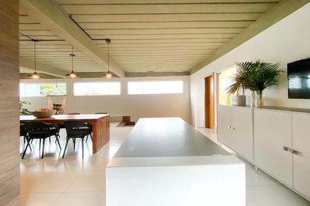 Casa para alugar com 400m², 4 quartos e 2 vagas Casa para alugar com 400m², 4 quartos e 2 vagasCozinha