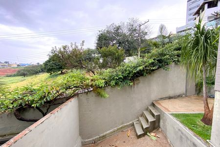 Vista da Sala de casa à venda com 4 quartos, 400m² em Vila Oeste, Belo Horizonte
