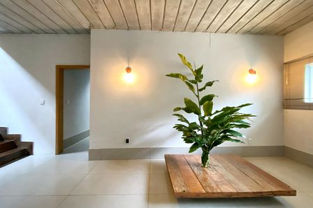Casa para alugar com 400m², 4 quartos e 2 vagas Casa para alugar com 400m², 4 quartos e 2 vagasSala