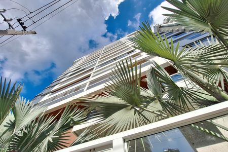 Apartamento à venda com 182m², 4 quartos e 2 vagas Apartamento à venda com 182m², 4 quartos e 2 vagasFachada