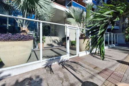 Apartamento à venda com 182m², 4 quartos e 2 vagas Apartamento à venda com 182m², 4 quartos e 2 vagasFachada