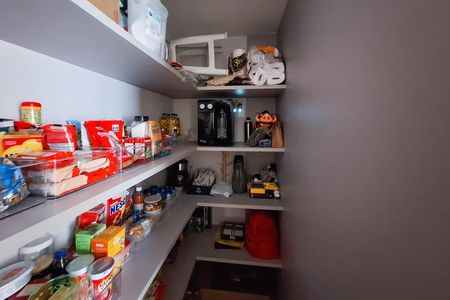 Apartamento à venda com 182m², 4 quartos e 2 vagas Apartamento à venda com 182m², 4 quartos e 2 vagasDespensa