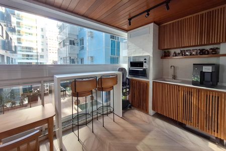 Apartamento à venda com 182m², 4 quartos e 2 vagas Apartamento à venda com 182m², 4 quartos e 2 vagasVaranda da Sala