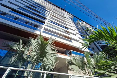 Apartamento à venda com 182m², 4 quartos e 2 vagas Apartamento à venda com 182m², 4 quartos e 2 vagasFachada