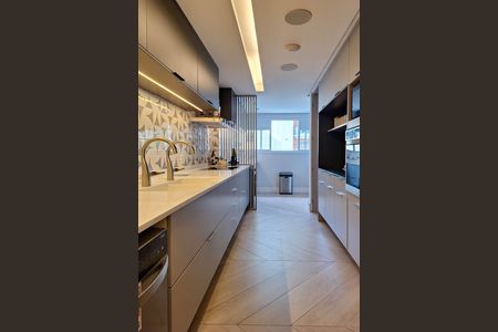 Apartamento à venda com 182m², 4 quartos e 2 vagas Apartamento à venda com 182m², 4 quartos e 2 vagasCozinha