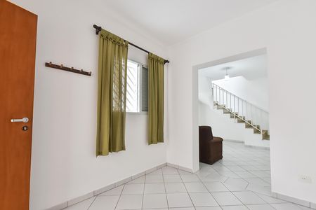 Casa para alugar com 300m², 4 quartos e 2 vagas Casa para alugar com 300m², 4 quartos e 2 vagasCopa - piso inferior