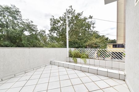 Casa para alugar com 300m², 4 quartos e 2 vagas Casa para alugar com 300m², 4 quartos e 2 vagasVaranda da suíte 1