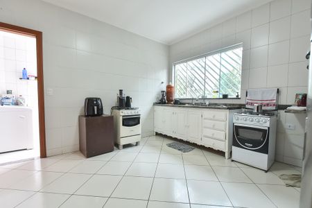 Casa para alugar com 300m², 4 quartos e 2 vagas Casa para alugar com 300m², 4 quartos e 2 vagasCozinha
