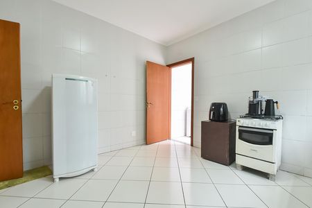 Casa para alugar com 300m², 4 quartos e 2 vagas Casa para alugar com 300m², 4 quartos e 2 vagasCozinha