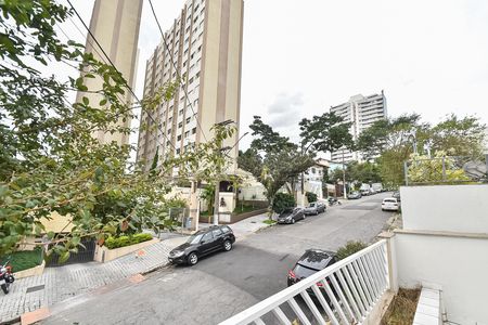 Casa para alugar com 300m², 4 quartos e 2 vagas Casa para alugar com 300m², 4 quartos e 2 vagasVaranda da suíte 1