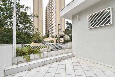 Casa para alugar com 300m², 4 quartos e 2 vagas Casa para alugar com 300m², 4 quartos e 2 vagasVaranda da suíte 1