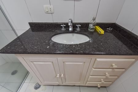 Casa para alugar com 300m², 4 quartos e 2 vagas Casa para alugar com 300m², 4 quartos e 2 vagasBanheiro da suíte 2