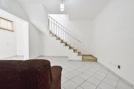 Casa para alugar com 300m², 4 quartos e 2 vagas Casa para alugar com 300m², 4 quartos e 2 vagasSala - piso inferior