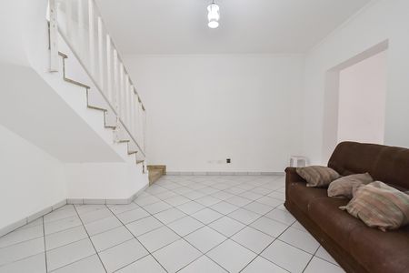 Casa para alugar com 300m², 4 quartos e 2 vagas Casa para alugar com 300m², 4 quartos e 2 vagasSala - piso inferior