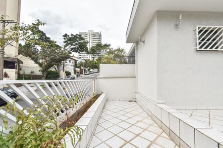 Casa para alugar com 300m², 4 quartos e 2 vagas Casa para alugar com 300m², 4 quartos e 2 vagasVaranda da suíte 1