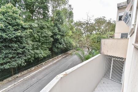 Casa para alugar com 300m², 4 quartos e 2 vagas Casa para alugar com 300m², 4 quartos e 2 vagasVista da área de serviço