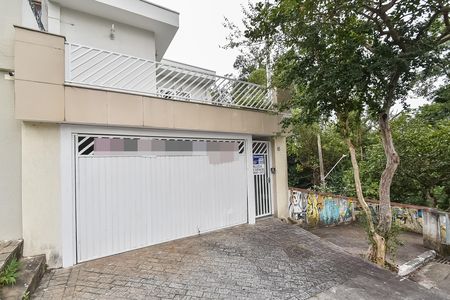 Casa para alugar com 300m², 4 quartos e 2 vagas Casa para alugar com 300m², 4 quartos e 2 vagasFachada