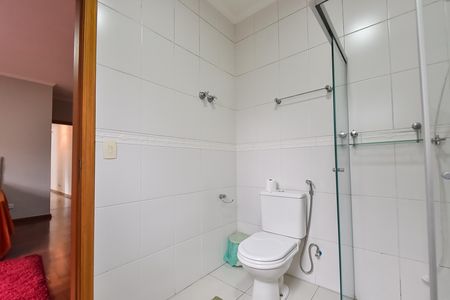 Casa para alugar com 300m², 4 quartos e 2 vagas Casa para alugar com 300m², 4 quartos e 2 vagasBanheiro da suíte 2