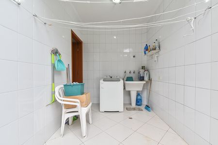 Casa para alugar com 300m², 4 quartos e 2 vagas Casa para alugar com 300m², 4 quartos e 2 vagasÁrea de serviço