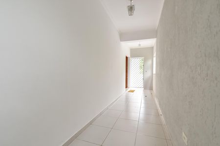 Casa para alugar com 300m², 4 quartos e 2 vagas Casa para alugar com 300m², 4 quartos e 2 vagasCorredor da garagem