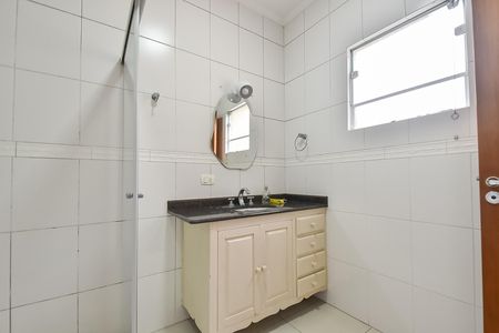 Casa para alugar com 300m², 4 quartos e 2 vagas Casa para alugar com 300m², 4 quartos e 2 vagasBanheiro da suíte 2
