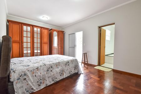 Casa para alugar com 300m², 4 quartos e 2 vagas Casa para alugar com 300m², 4 quartos e 2 vagasSuíte 1