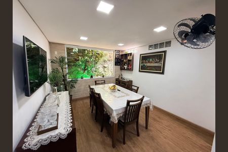 Casa à venda com 95m², 2 quartos e 1 vaga