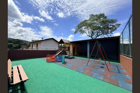 Casa à venda com 95m², 2 quartos e 1 vaga