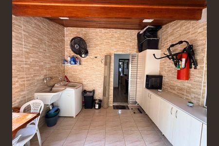 Casa à venda com 95m², 2 quartos e 1 vaga