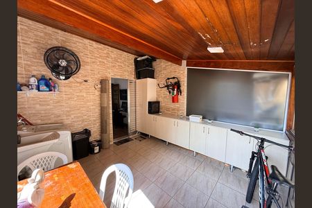 Casa à venda com 95m², 2 quartos e 1 vaga