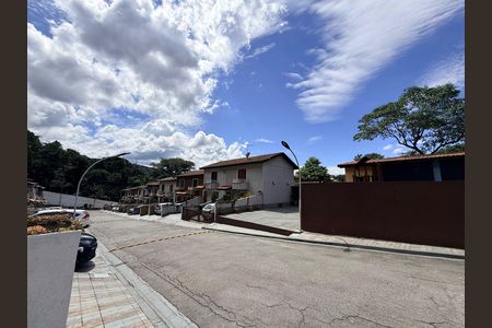 Casa à venda com 95m², 2 quartos e 1 vaga