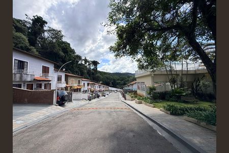 Casa à venda com 95m², 2 quartos e 1 vaga