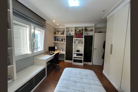 Casa à venda com 4 quartos, 650m² em Vila Santos, São Paulo