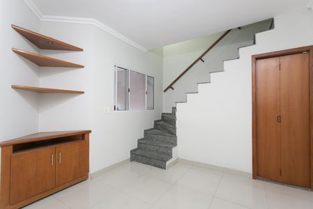 Sala de casa para alugar com 3 quartos, 70m² em Vila Santa Teresinha, São Paulo