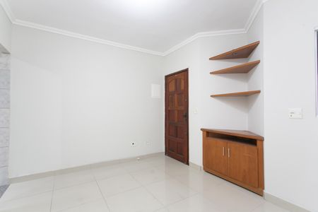 Sala de casa para alugar com 3 quartos, 70m² em Vila Santa Teresinha, São Paulo