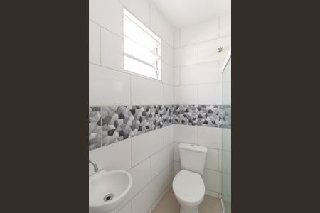 Banheiro de casa para alugar com 1 quarto, 31m² em Vila Silviania, Carapicuíba
