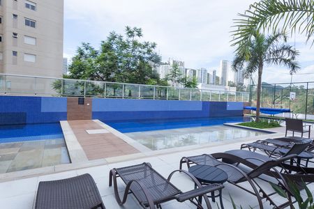 Apartamento para alugar com 68m², 2 quartos e 1 vagaÁrea comum - Piscina