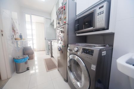 Apartamento para alugar com 68m², 2 quartos e 1 vagaÁrea de Serviço