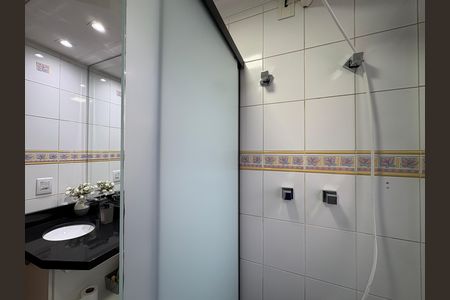 Apartamento à venda com 77m², 3 quartos e 2 vagas Apartamento à venda com 77m², 3 quartos e 2 vagasBanheiro