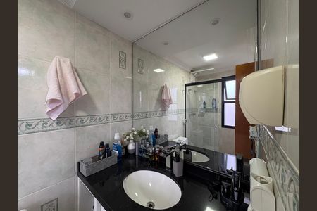 Apartamento à venda com 77m², 3 quartos e 2 vagas Apartamento à venda com 77m², 3 quartos e 2 vagasBanheiro da Suíte