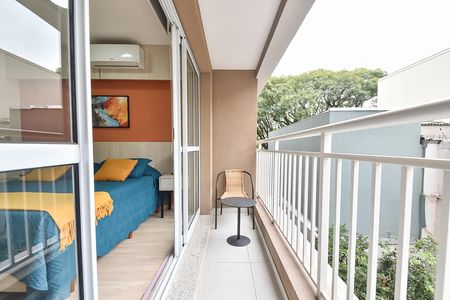 Studio à venda com 27m², 1 quarto e sem vaga Studio à venda com 27m², 1 quarto e sem vagaVaranda